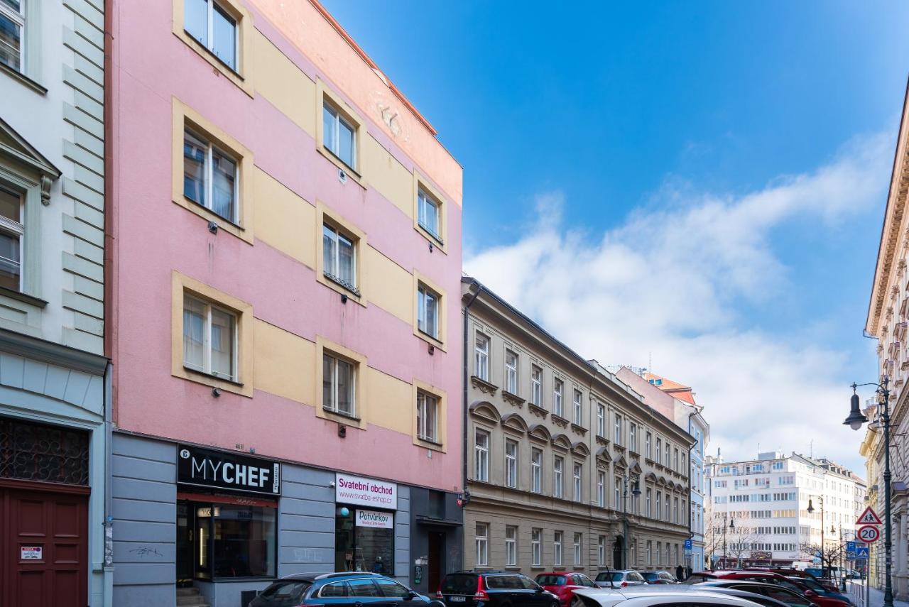 Crystal Apartment Prag Exteriör bild